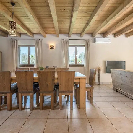 Villa Santi Svetvinčenat